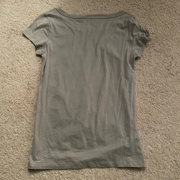 Aeropostale Gray Graphic Tee with Pink and Blue Accents NWT - Picture 3 of 3